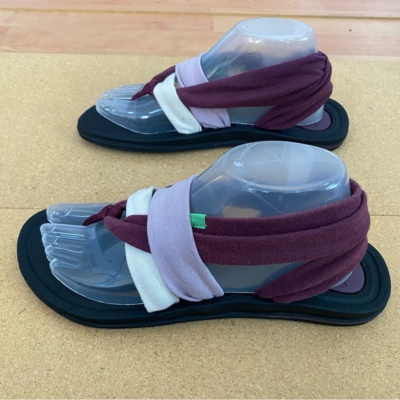 Sanuk Women's Elastic Strap Purple Cream & Black Sandal Size 10 - Picture 4 of 7